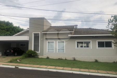 Casa à venda com 4 quartos, sendo 3 suítes, no condomínio Lago da Serra, Araçoiaba da Serra - SP