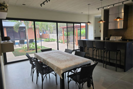 Casa à venda com 4 suítes no condomínio Terras de Santa Teresa II, Itupeva - SP