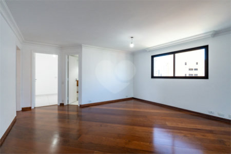 Apartamento à venda com 4 quartos, sendo 3 suítes, em Campo Belo, São Paulo, SP