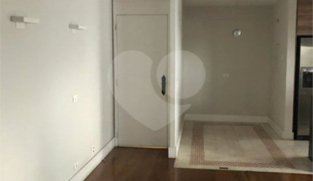 Sala à venda em Vila Suzana, São Paulo, SP