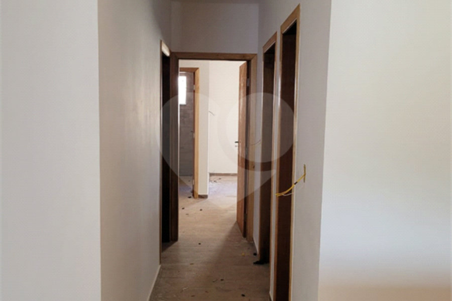 Casa à venda com 3 quartos, sendo 1 suíte, no condomínio Vale dos Gansos, Mairiporã - SP