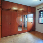 Casa à venda com 4 quartos, sendo 3 suítes,  no condomínio Vila das Flores, São Paulo - SP
