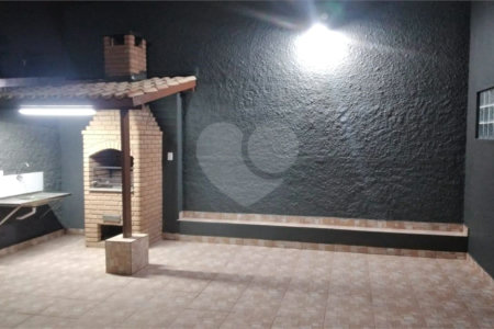 Sobrado à venda com 3 quartos, sendo 1 suíte, em Chora Menino, São Paulo, SP