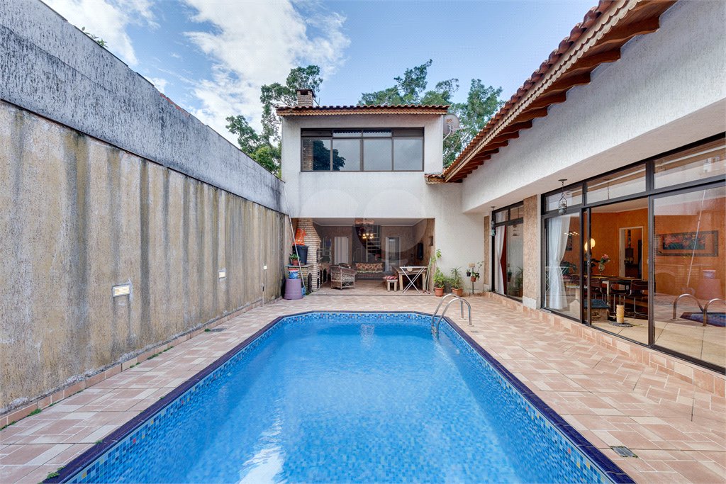Casa de Vila à venda com 4 quartos, sendo 2 suítes,  no condomínio City Campo Grande, São Paulo - SP
