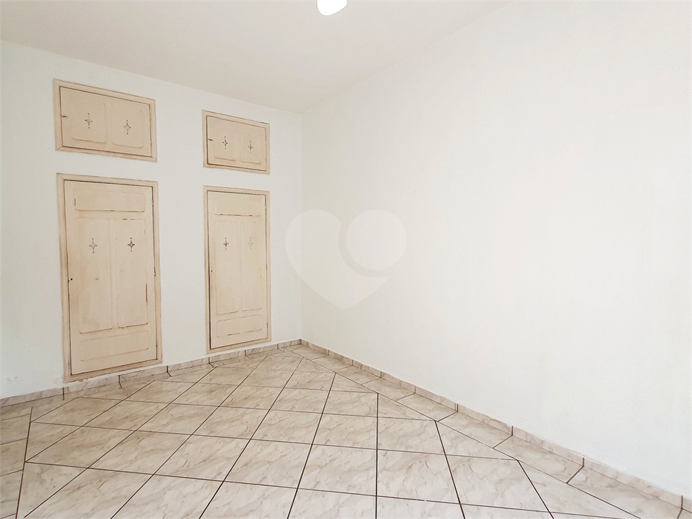 Sobrado à venda com 4 quartos, sendo 1 suíte, no Centro, Ribeirão Preto, SP