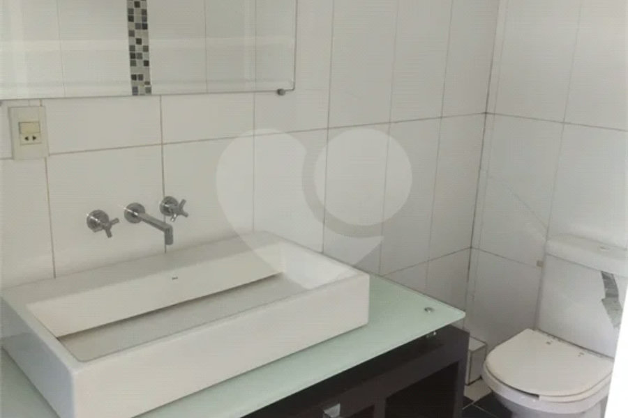 Casa à venda com 3 quartos, sendo 2 suítes, em Jaraguá, São Paulo, SP