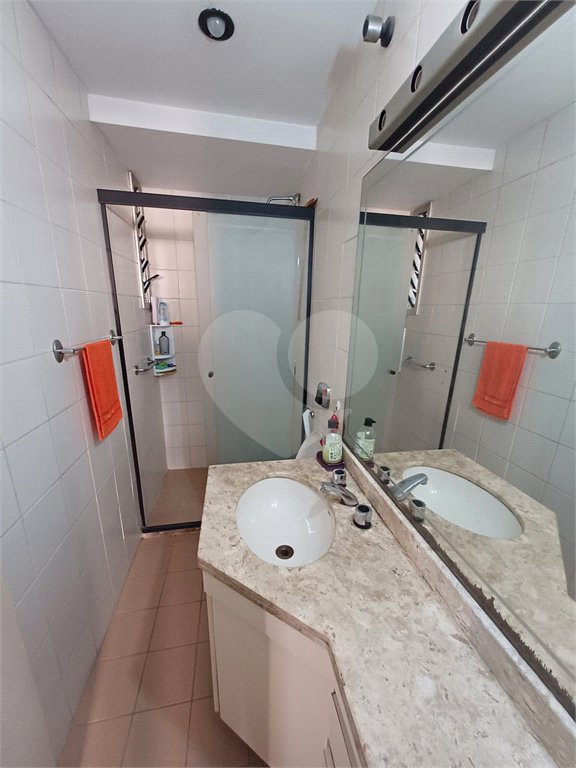 Apartamento à venda com 3 quartos, sendo 1 suíte, em Jardim das Acácias, São Paulo, SP