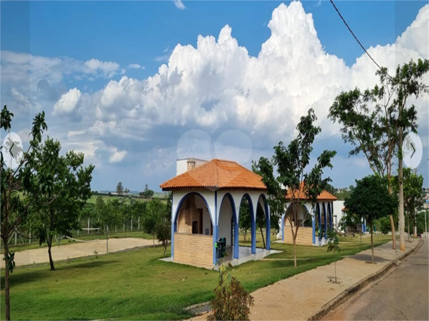 Casa à venda com 3 quartos, sendo 1 suíte, no condomínio Residencial Jardim, Sorocaba - SP