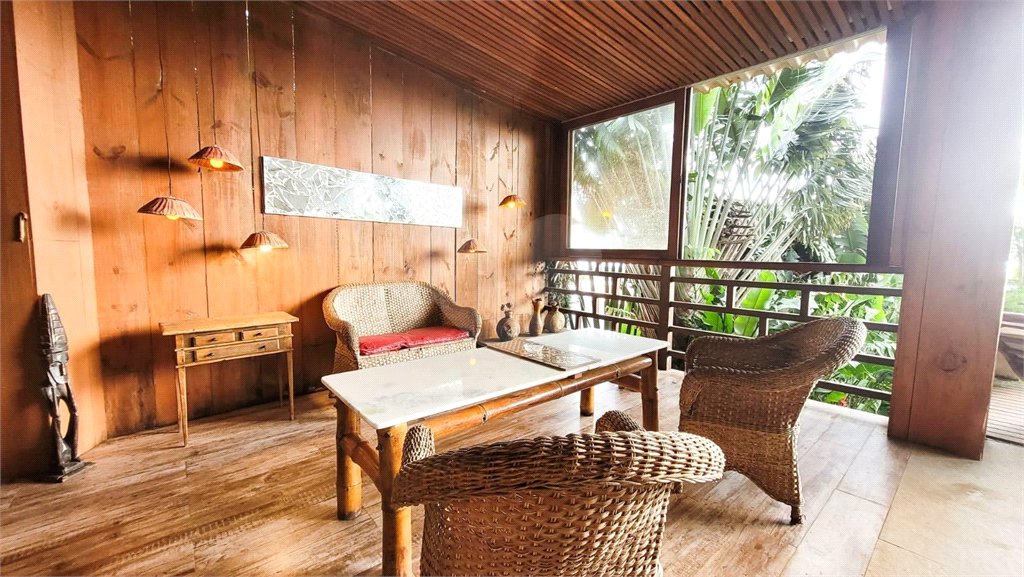 Casa à venda com 5 quartos, sendo 4 suítes,  em Albatroz, Armação dos Búzios, RJ