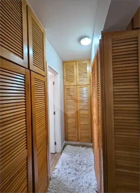 Casa à venda com 3 quartos, sendo 2 suítes, no condomínio Vila Borghese, São Paulo - SP