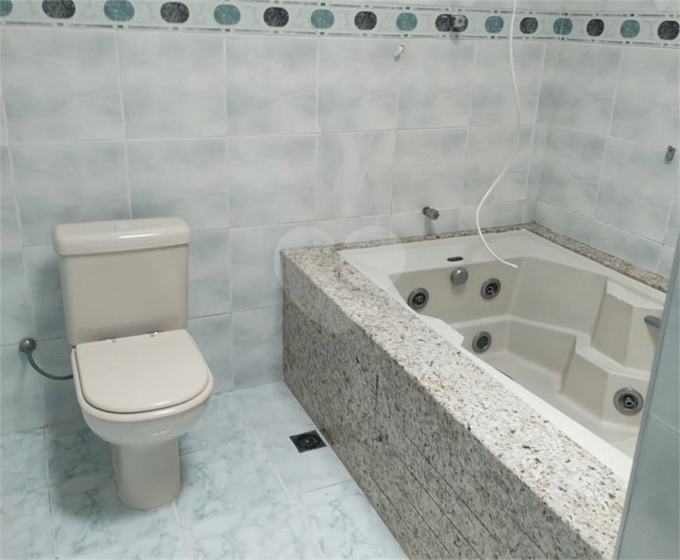 Sobrado à venda com 2 quartos, sendo 1 suíte, em Parque das Rosas, Itu, SP