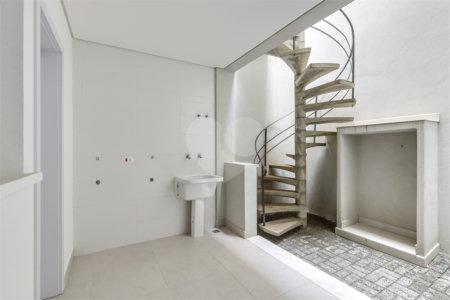 Casa à venda com 4 suítes no condomínio Venezia, São Paulo - SP