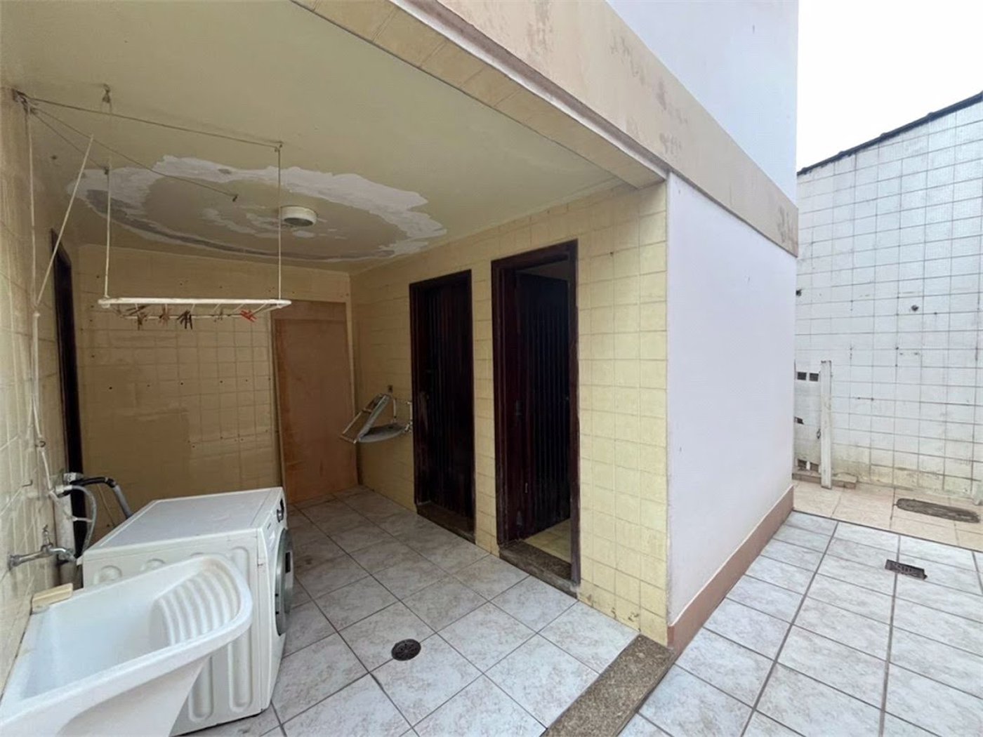 Casa com 5 dormitórios para alugar, 250 m² por R$ 10.630,00 - Ponta da Praia - Santos/SP