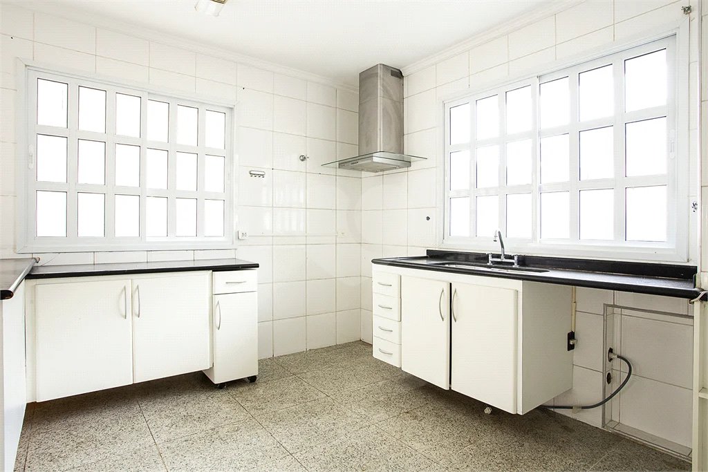 Casa à venda ou para alugar com 4 suítes no condomínio Belle Ville, São Paulo - SP