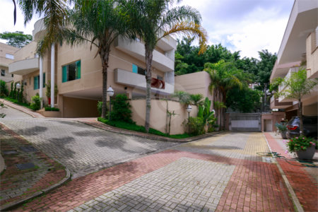 Casa à venda com 4 suítes no condomínio Bellagio, São Paulo - SP