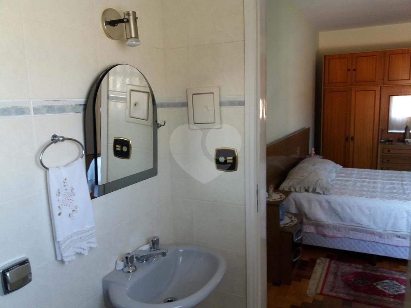 Sobrado à venda com 3 quartos, sendo 1 suíte, em Tremembé, São Paulo, SP