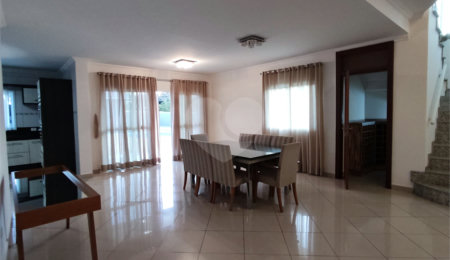 Casa à venda com 3 suítes no condomínio Shamballa II, Atibaia - SP