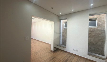 Casa Térrea à venda com 3 quartos, sendo 1 suíte,  em Alto da Boa Vista, São Paulo, SP