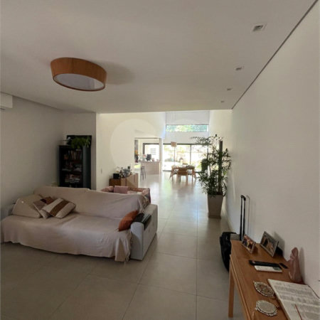 Casa à venda com 3 suítes no condomínio Vila Hipica Ii, Vinhedo - SP