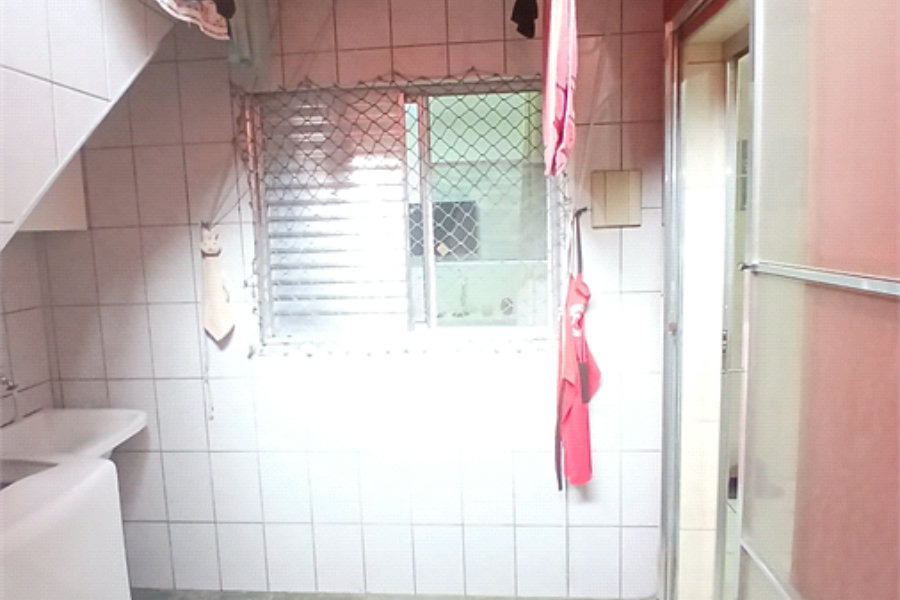 Casa à venda com 3 quartos, sendo 1 suíte, em Campo Limpo, São Paulo, SP