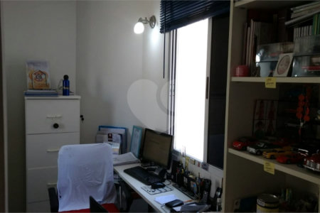 Casa à venda com 3 quartos, sendo 1 suíte, no condomínio Residencial Água Fria, São Paulo - SP