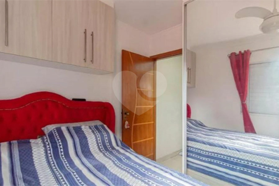 Casa à venda com 2 suítes no condomínio Residencial Flor de Lis, São Paulo - SP