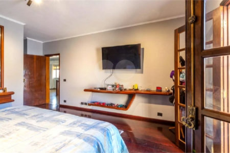 Sobrado à venda com 5 quartos, sendo 4 suítes, em Vila Galvão, Guarulhos, SP
