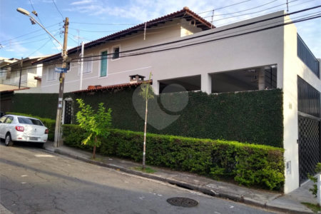 Casa à venda com 3 quartos, sendo 1 suíte,  no condomínio Casa de Rua, São Paulo - SP