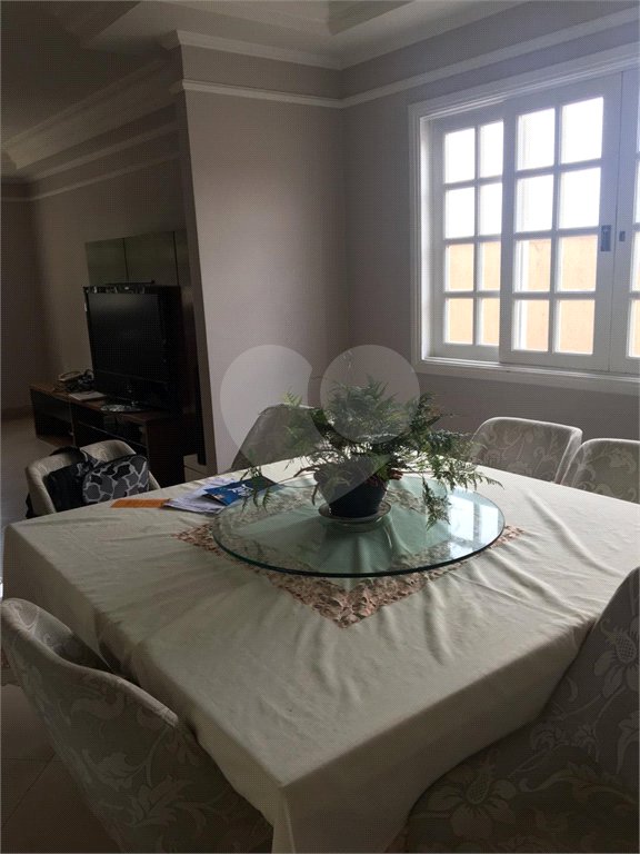 Sobrado à venda com 4 quartos, sendo 1 suíte, em Tremembé, São Paulo, SP