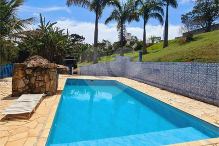 Chácara à venda com 4 quartos, sendo 1 suíte, no Centro, Santa Isabel, SP