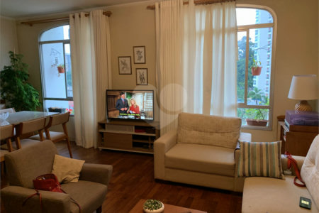 Apartamento à venda com 3 quartos, sendo 1 suíte,  em Jardim Marajoara, São Paulo, SP