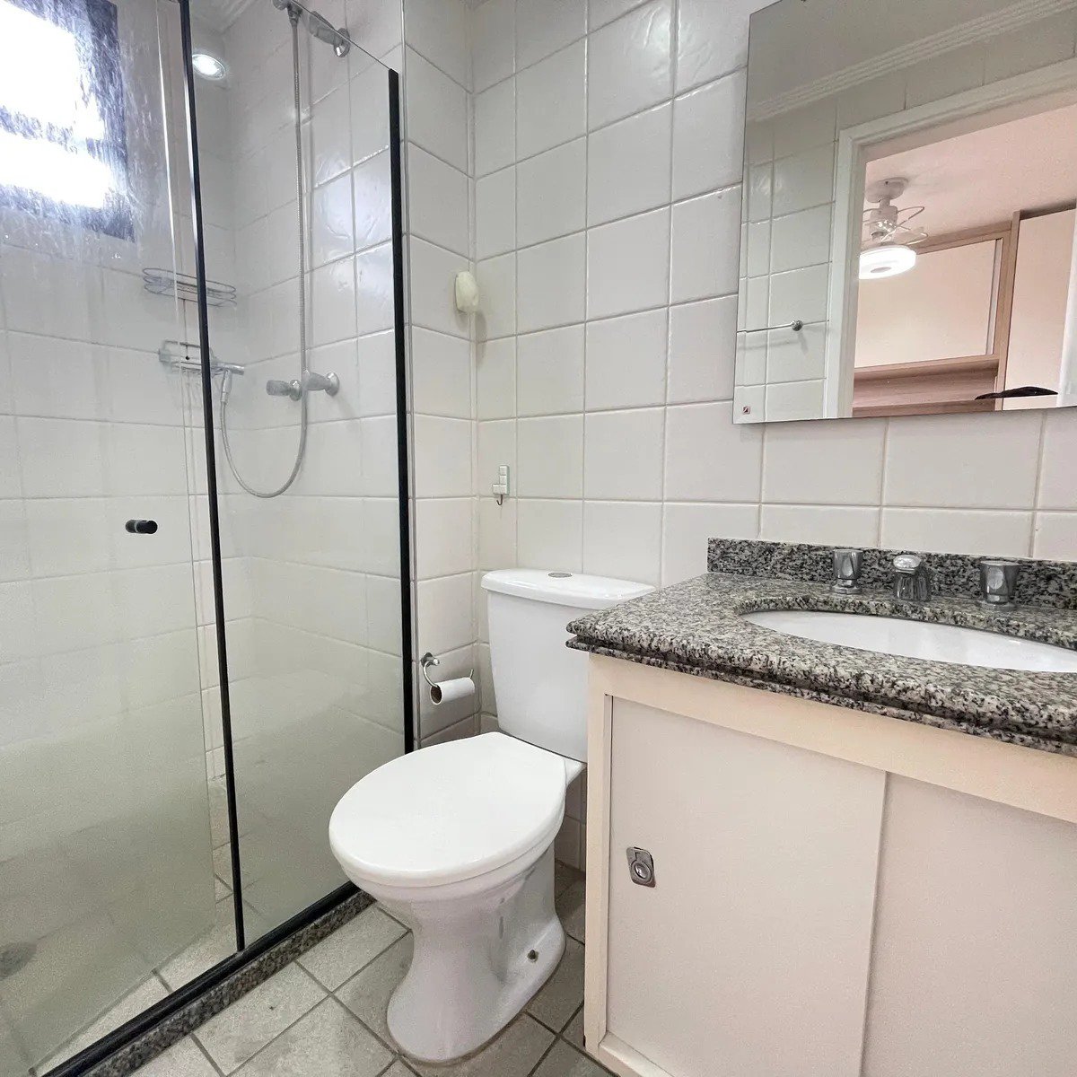 Apartamento à venda com 3 quartos, sendo 1 suíte, 2 vagas no Jardim Ester