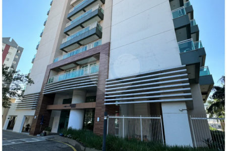 Conjunto comercial com 223,38 m² à venda na Vila Carrão