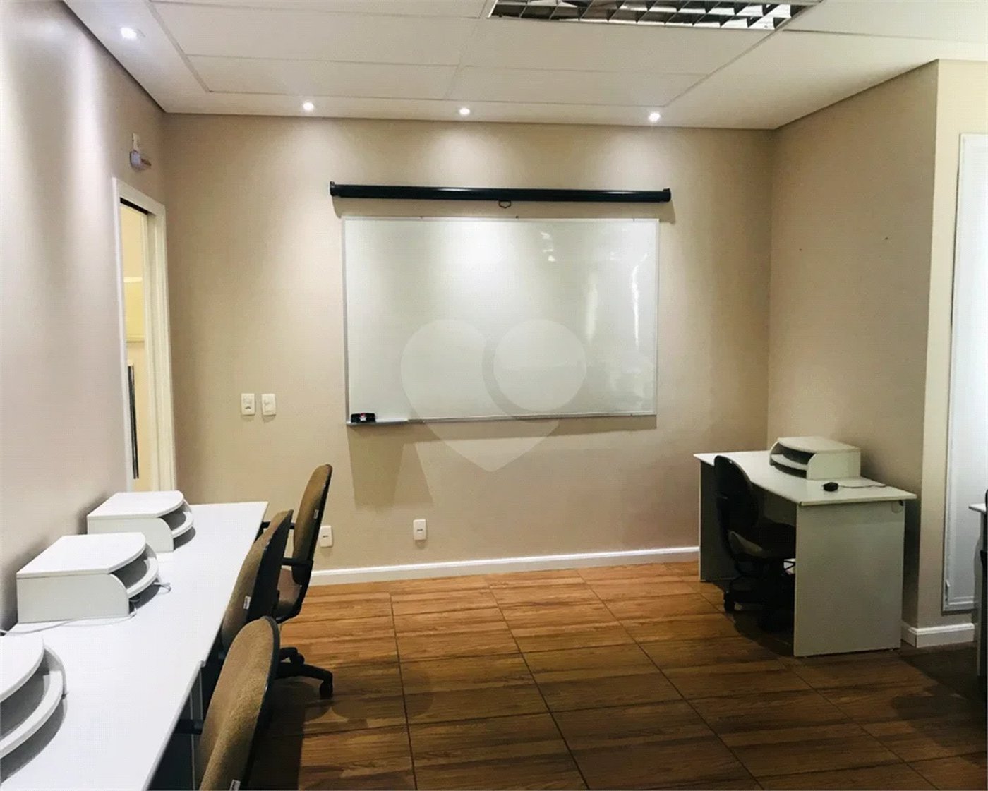 OPORTUNIDADE DOMO BUSINESS - MOBILIADA E PRONTA P/ USO!