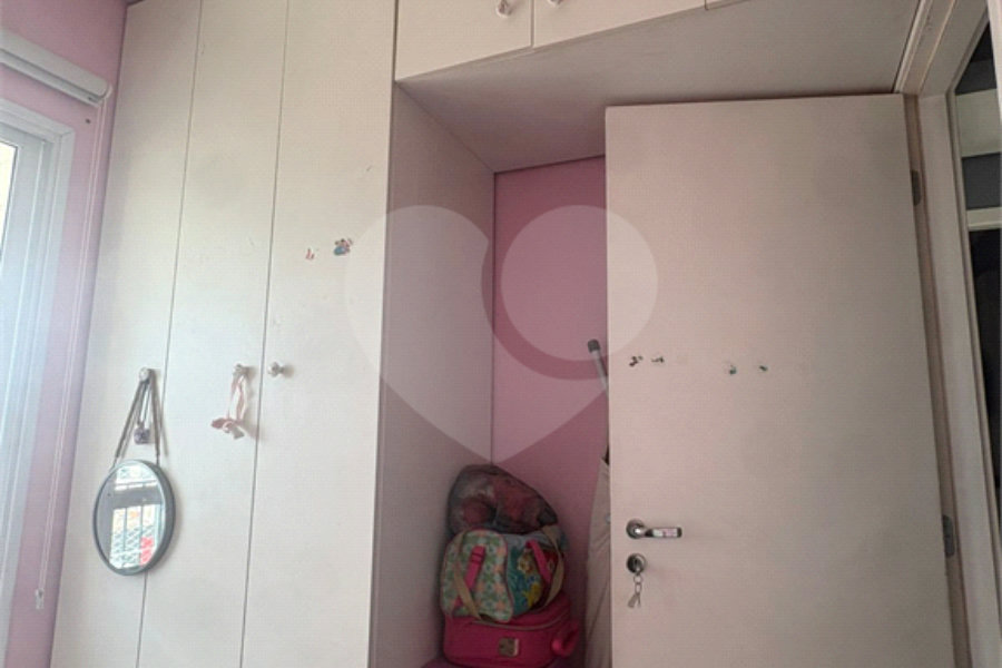 Apartamento à venda com 3 quartos, sendo 1 suíte, em Jardim Leonor Mendes de Barros, São Paulo, SP