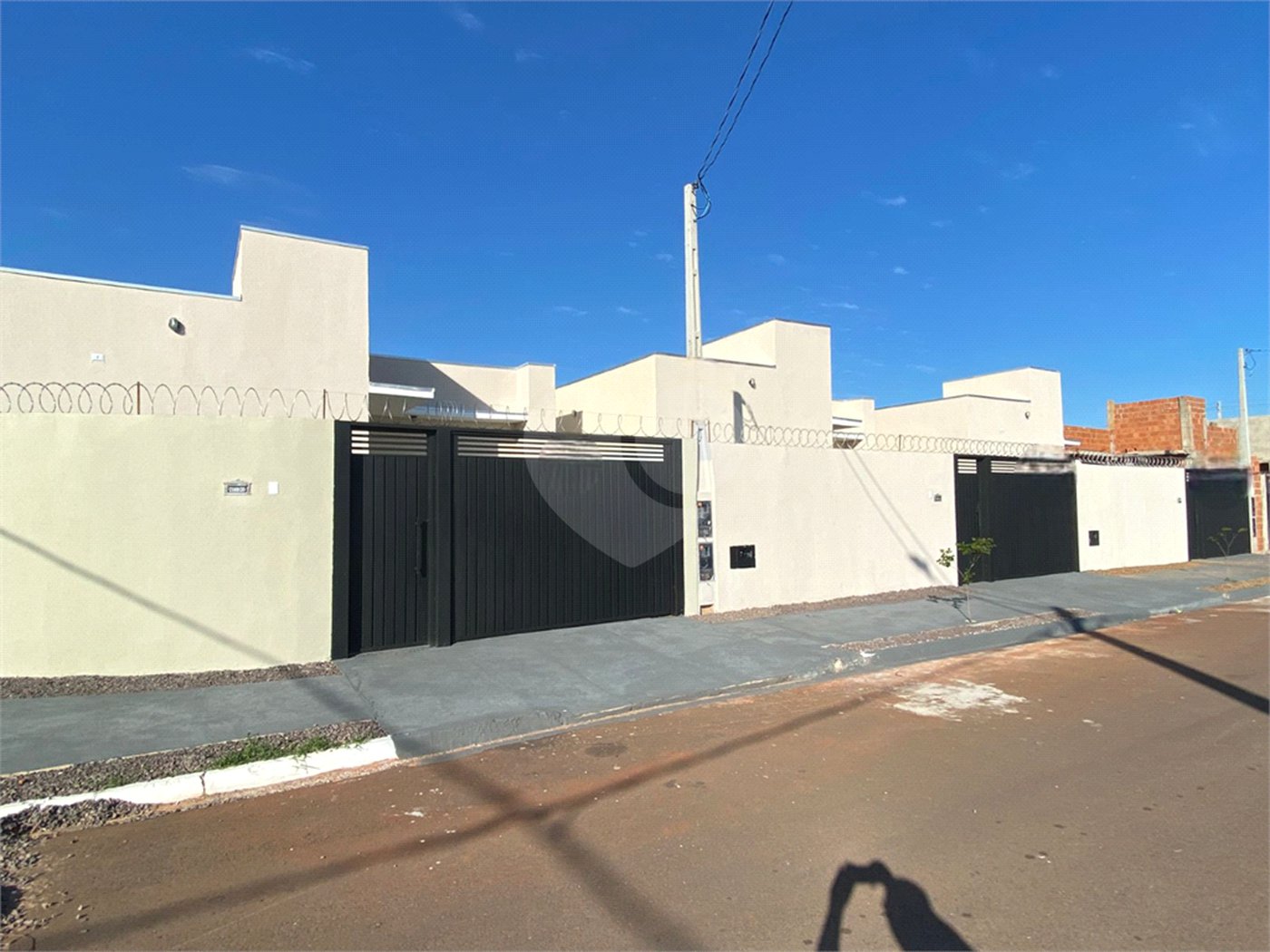 Casa à venda com 2 quartos, sendo 1 suíte,  em Ipê, Três Lagoas, MS