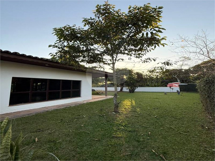 Casa à venda com 6 quartos, sendo 2 suítes, no condomínio Alpes de Mairiporã, Mairiporã - SP