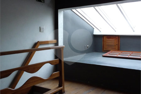 Sobrado à venda com 3 quartos em Moema, São Paulo, SP