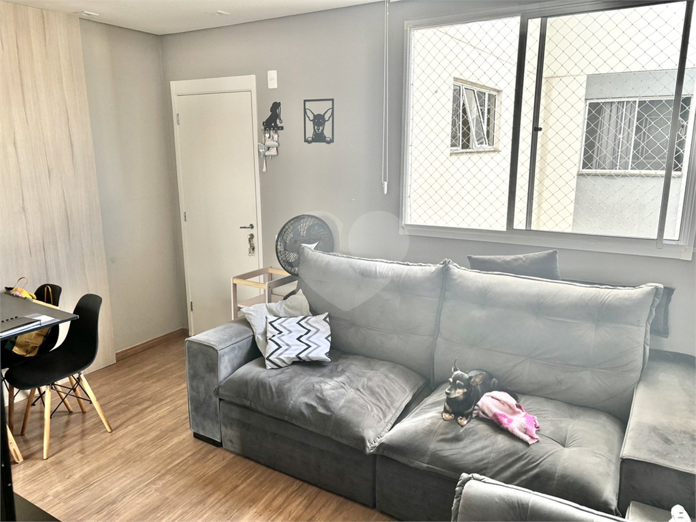 Casa à venda com 2 quartos, sendo 1 suíte, no condomínio Residencial Jasmin, Itapetininga - SP