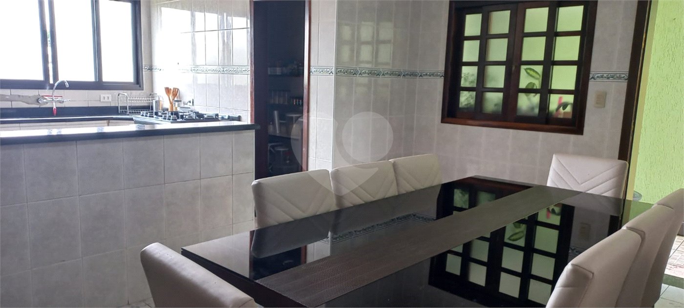 Sobrado à venda com 3 quartos, sendo 1 suíte, em Vila Ema, São Paulo, SP