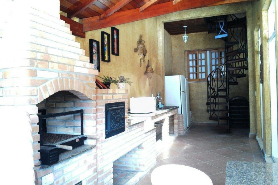 Casa à venda com 4 quartos, sendo 2 suítes,  em Horto, São Paulo, SP