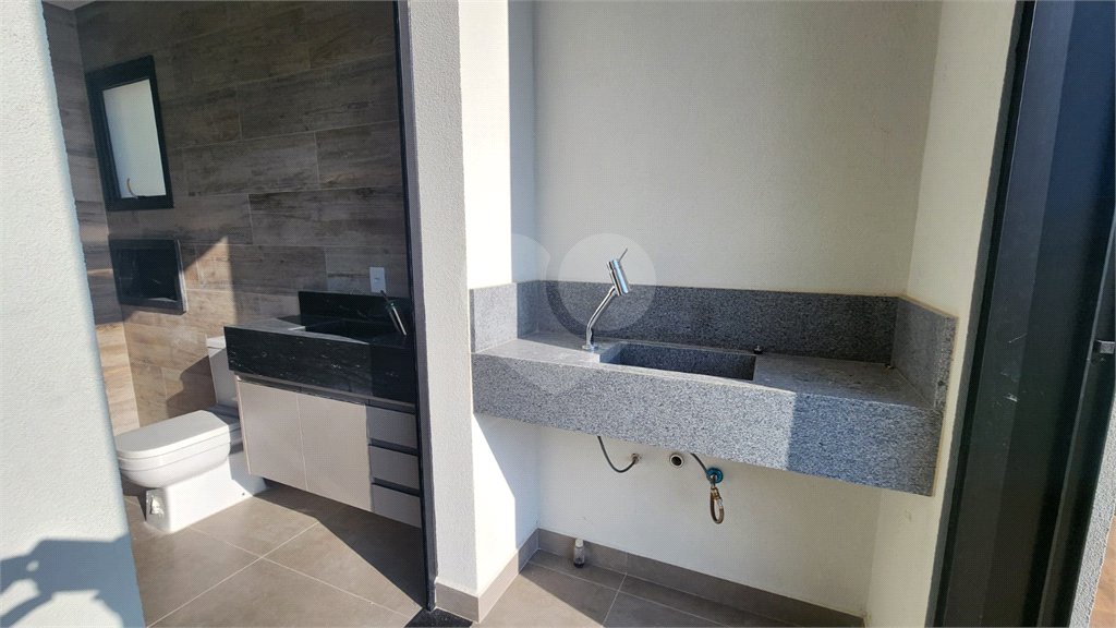 Casa à venda com 3 suítes no condomínio Santa Isabel I, Louveira - SP