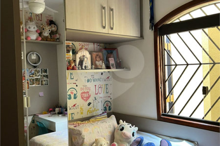 Sobrado à venda com 3 quartos, sendo 1 suíte, em Jardim Fernandes, São Paulo, SP
