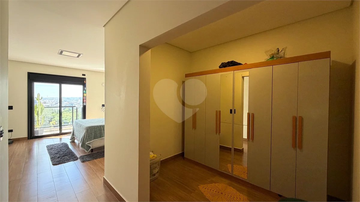Casa de alto padrão com 3 suítes no Condomínio Damha 2,