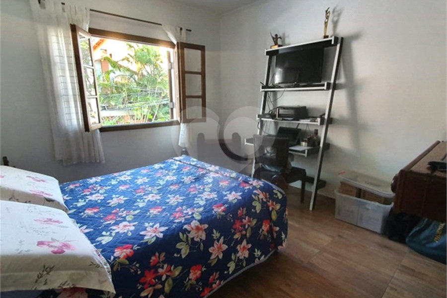 Sobrado à venda com 5 quartos, sendo 3 suítes, em Tremembé, São Paulo, SP