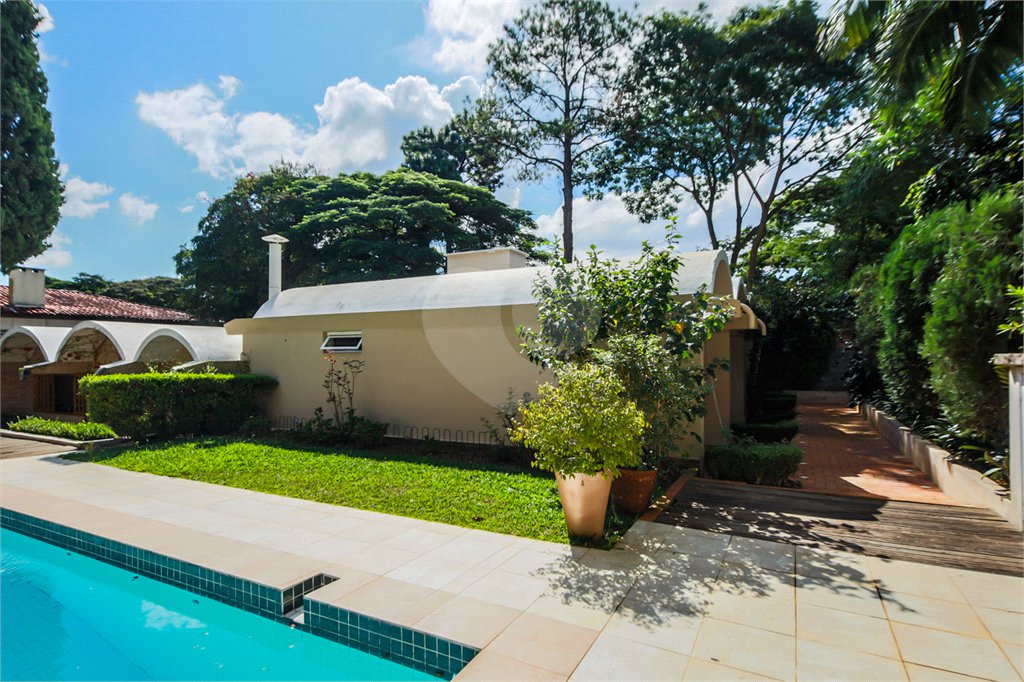 Casa à venda com 4 quartos, sendo 1 suíte,  em Interlagos, São Paulo, SP