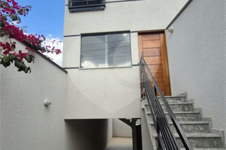 Sobrado à venda com 2 suítes em Vila Nivi, São Paulo, SP