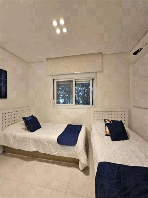 Apartamento à venda com 3 quartos, sendo 1 suíte, em Riviera de São Lourenço, Bertioga, SP