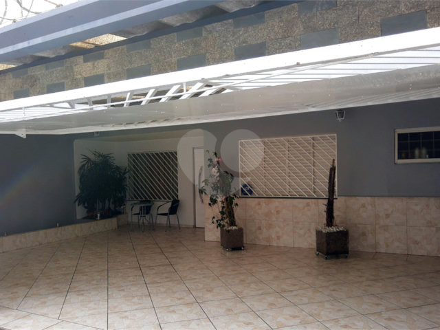 Sobrado à venda com 4 quartos, sendo 2 suítes,  em Vila Prudente, São Paulo, SP