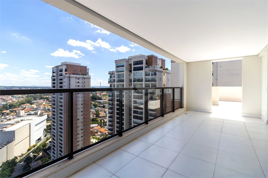 Triplex à venda com 4 suítes em Anhangabaú, Jundiaí, SP
